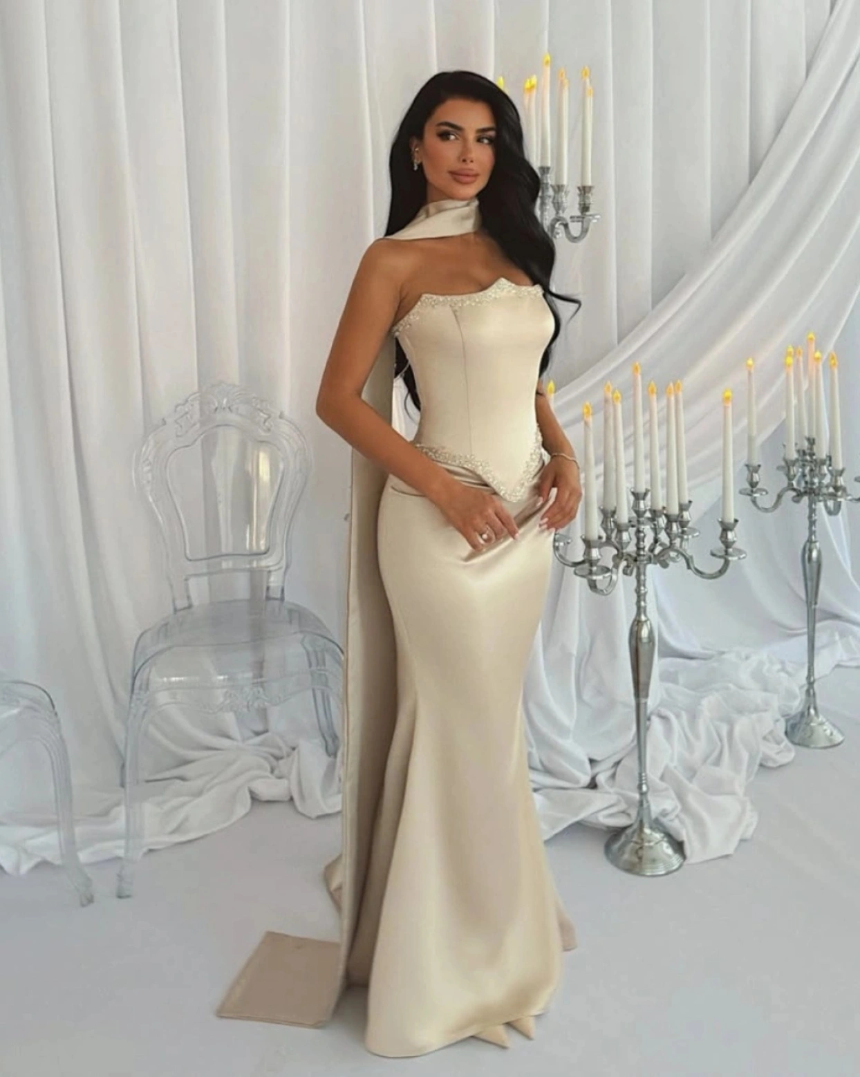 Rochie lunga EVELYA crem cu pietre stralucitoare pe bust si talie