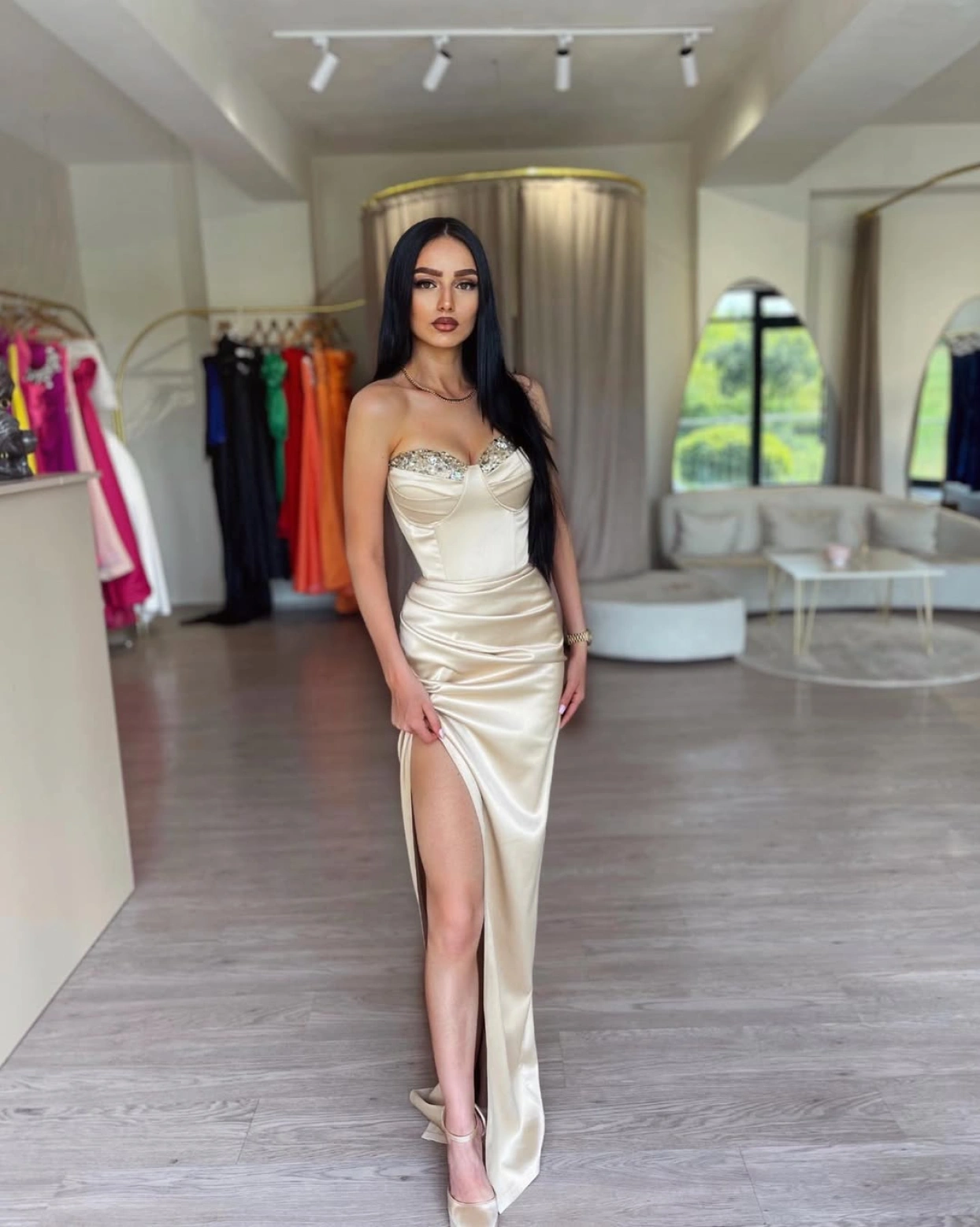 Rochia lunga Anastasia Nude tafta bust cupe cu paiete