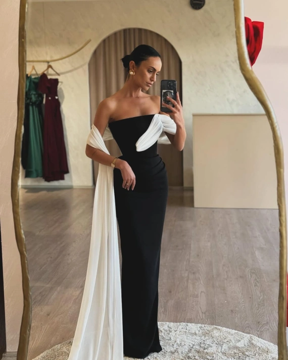 Rochie lunga Lydia Negru cambrata cu esarfa din tull