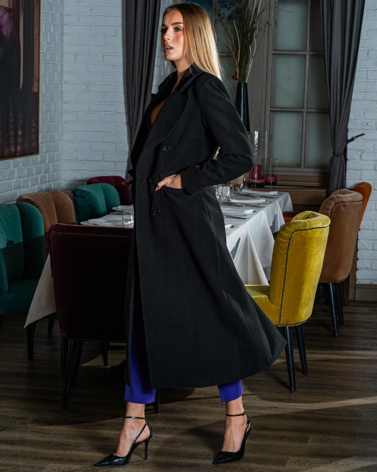 Palton Snow Negru inchidere pe exterior cu nasturi