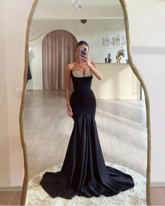 Rochie lunga Renatte Negru cu aplicatii din pietre 