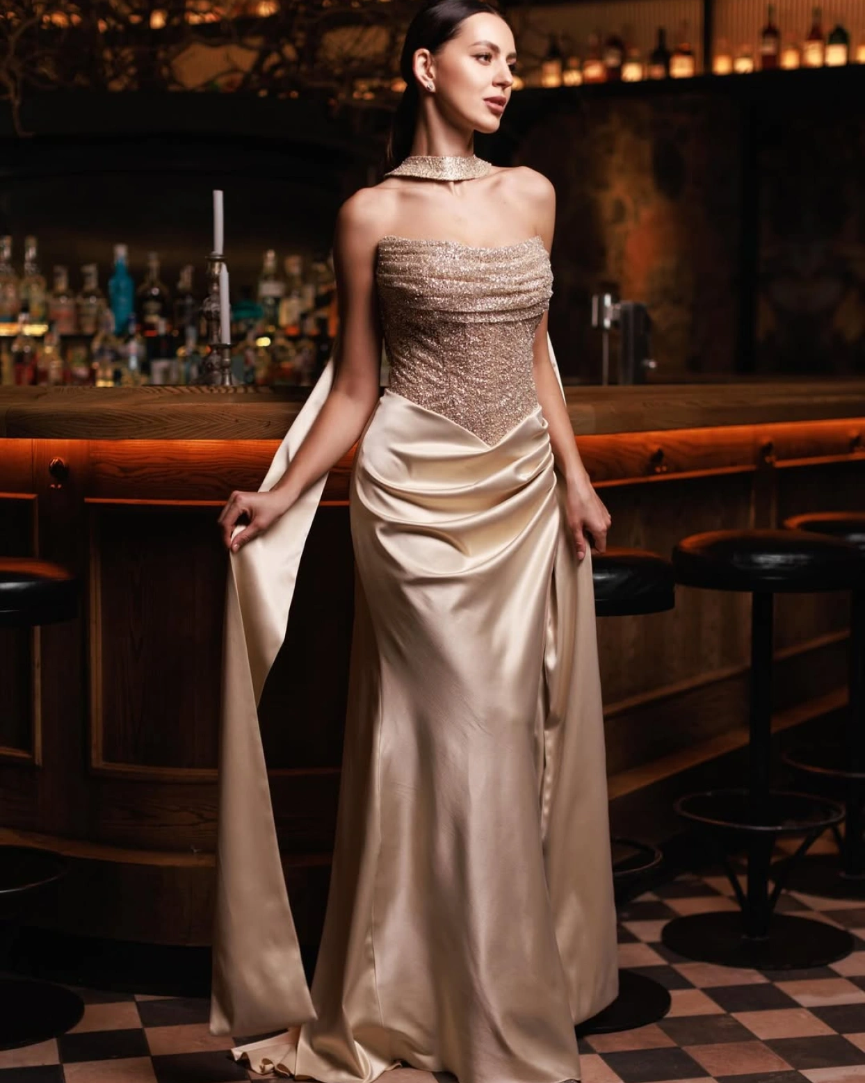 Rochie lunga Monna Nude bust cu textură glitter