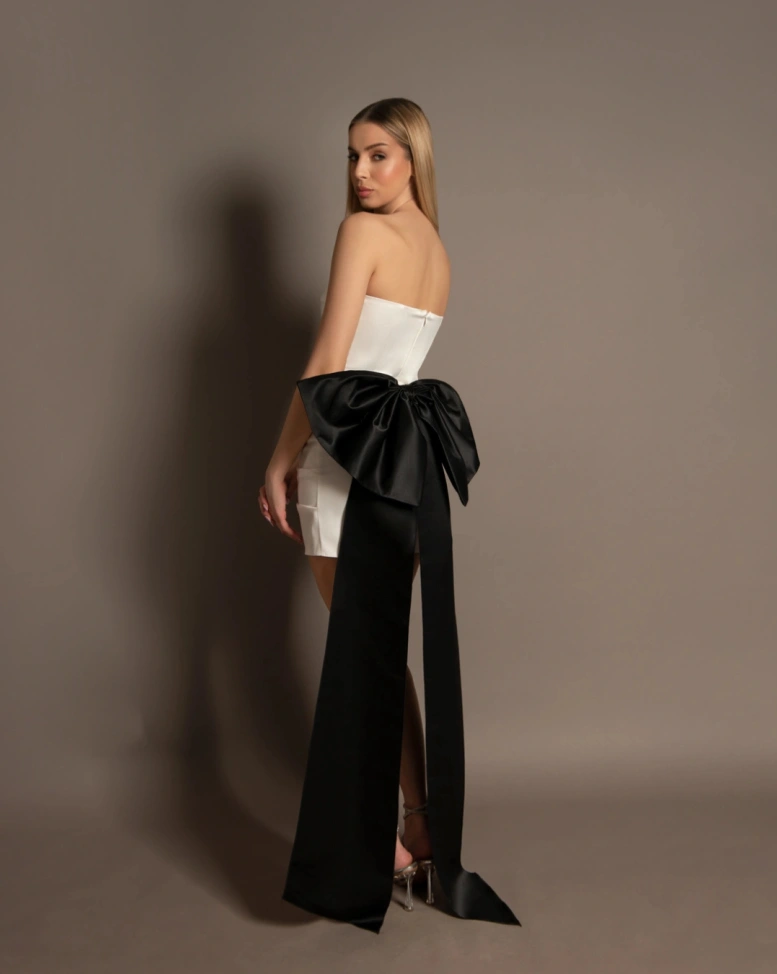 Rochie scurta Valentine Alb Funda Neagra talie spate