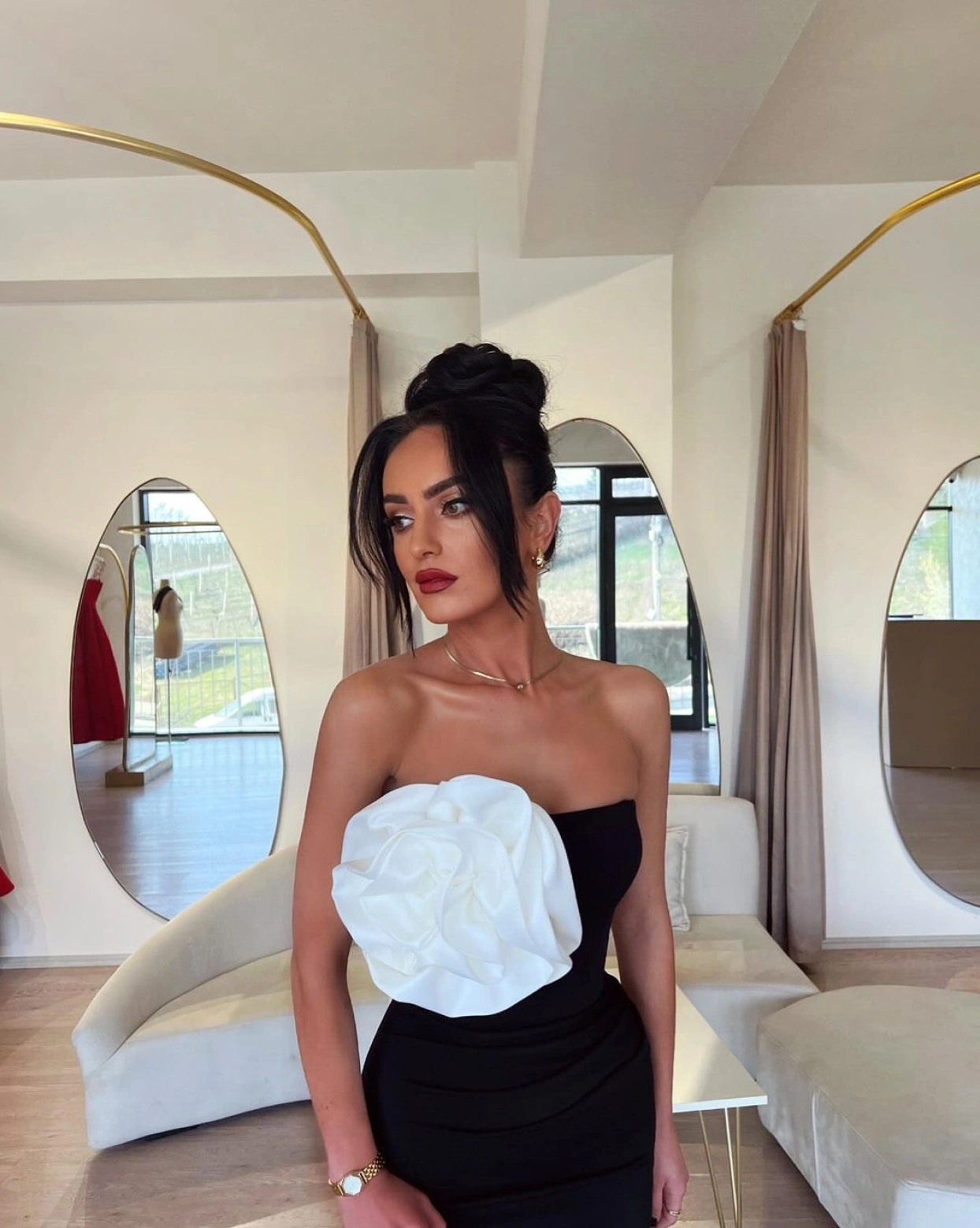 Rochie Madlenne Negru bust floare alba