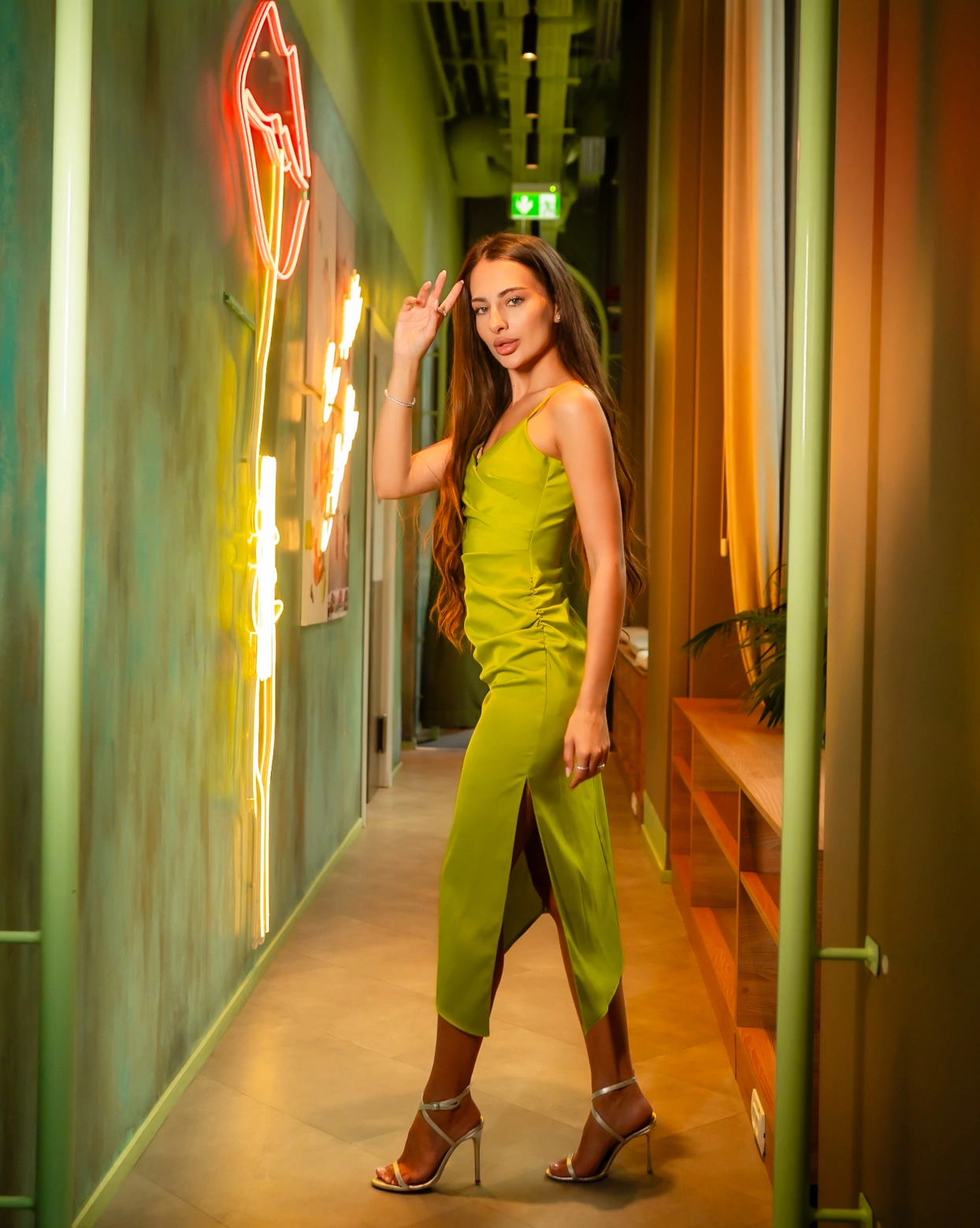 Rochie midi Amber Lime cambrata tafta elastica