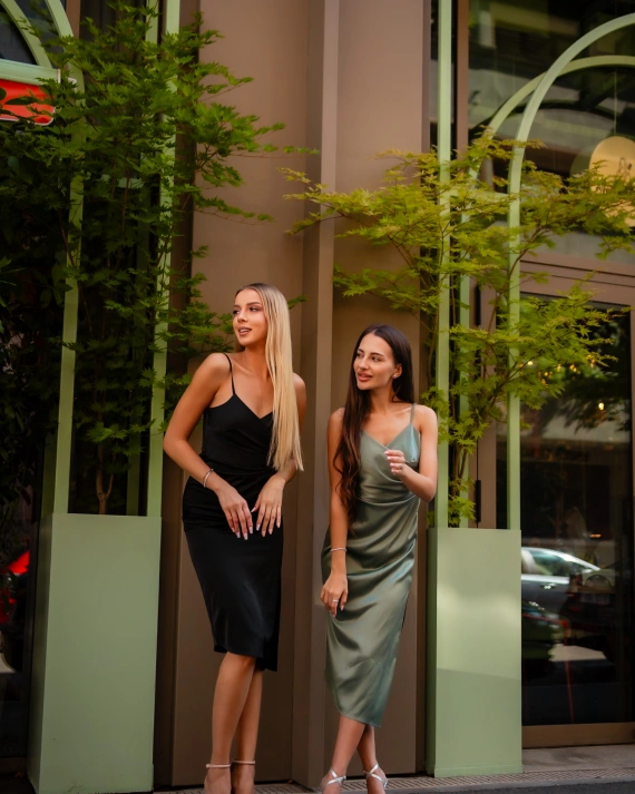 Rochie midi Amber Olive cambrata tafta elastica