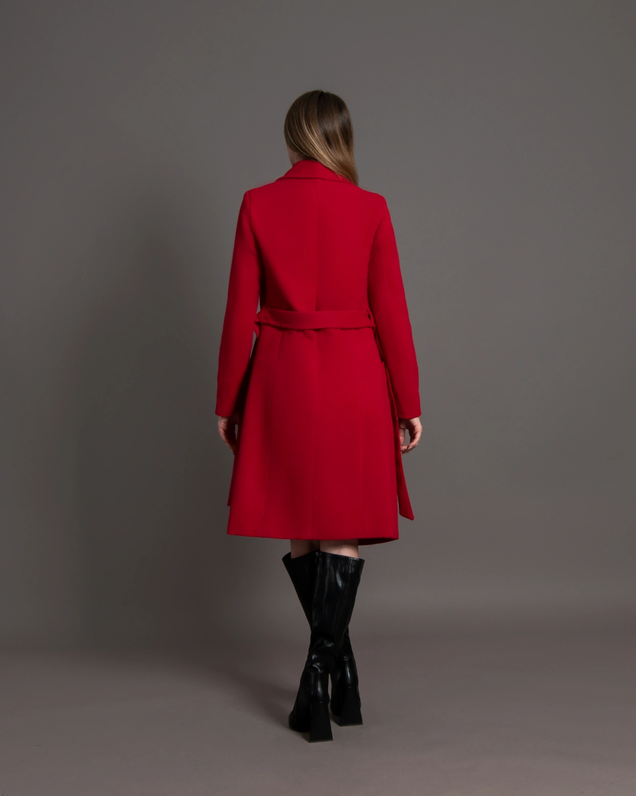 Palton Ema Rosu inchidere prin capse ascunse captusit la interior