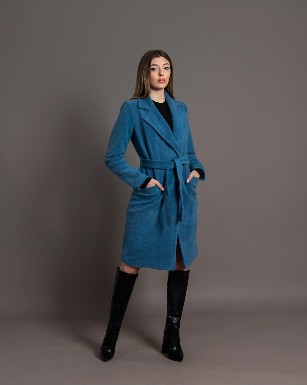 Palton Ema Bleu inchidere prin capse ascunse captusit la interior