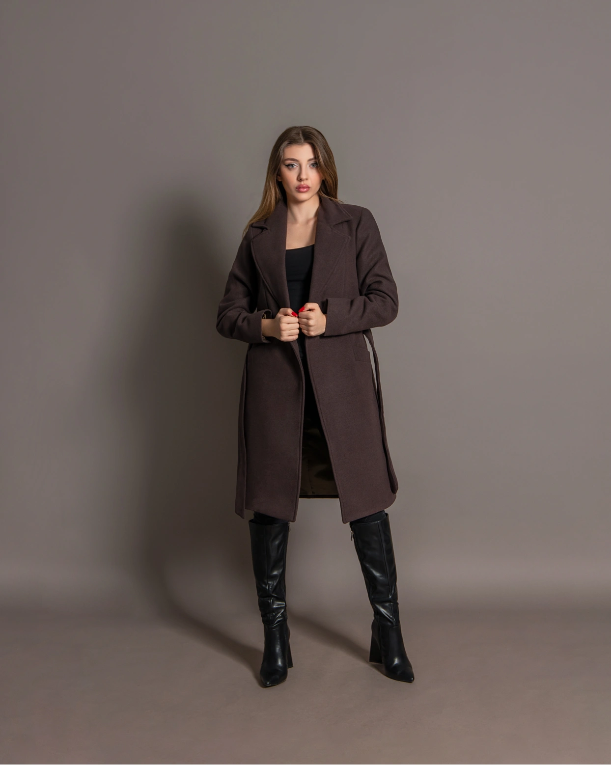 Palton Ema Dark-Coffee inchidere prin capse ascunse captusit la interior