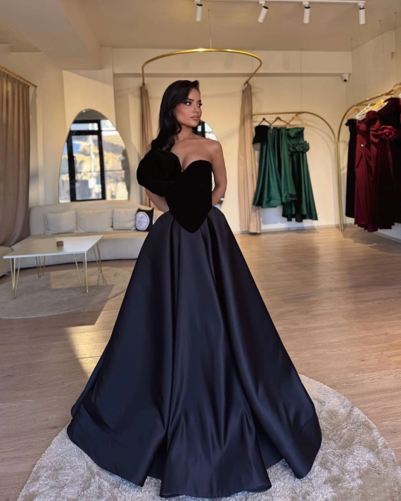 Rochie lunga Anita Negru floare neagra bust