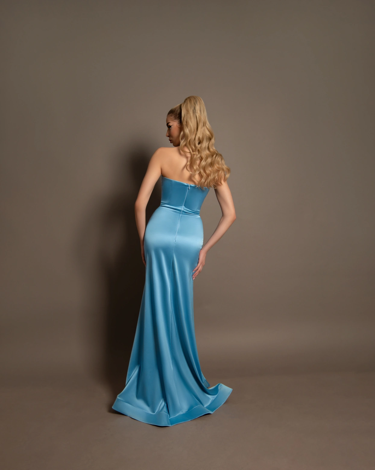 Rochie lunga Sansa Bleu cupe bust paiete de lux fusta tafta elastica