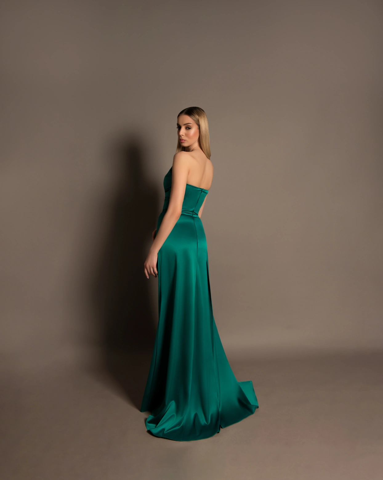 Rochie lunga Silvie verde tafta cambrata