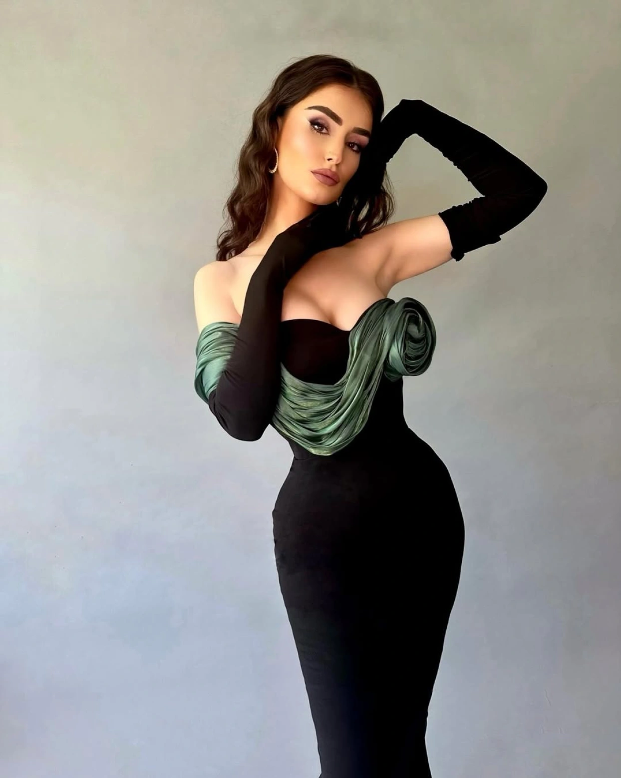 Rochie lunga eleganta Aveliss cu detaliu drapat