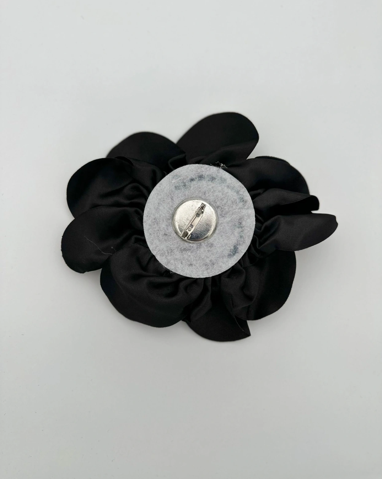 Brosa Floare Medie Neagra