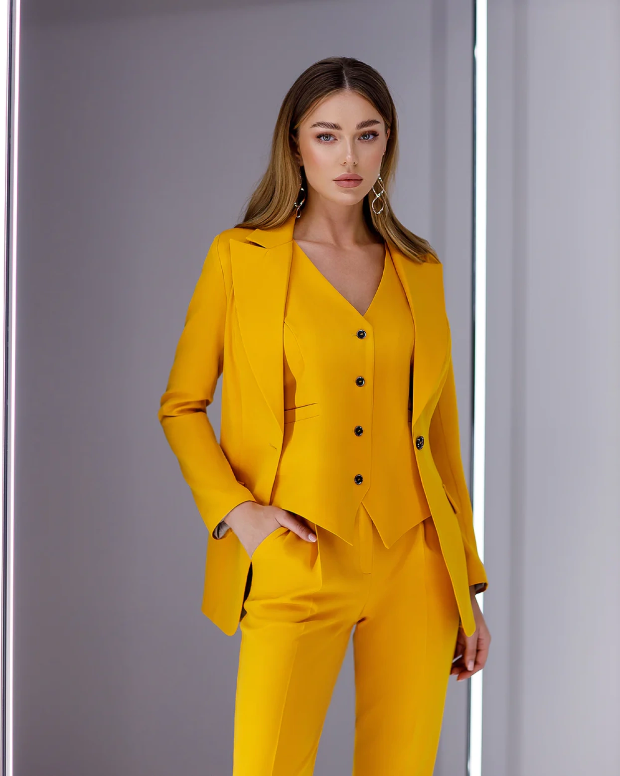 Costum Amelia Galben din 3 piese sacou vesta pantaloni cu buzunare OUTLET