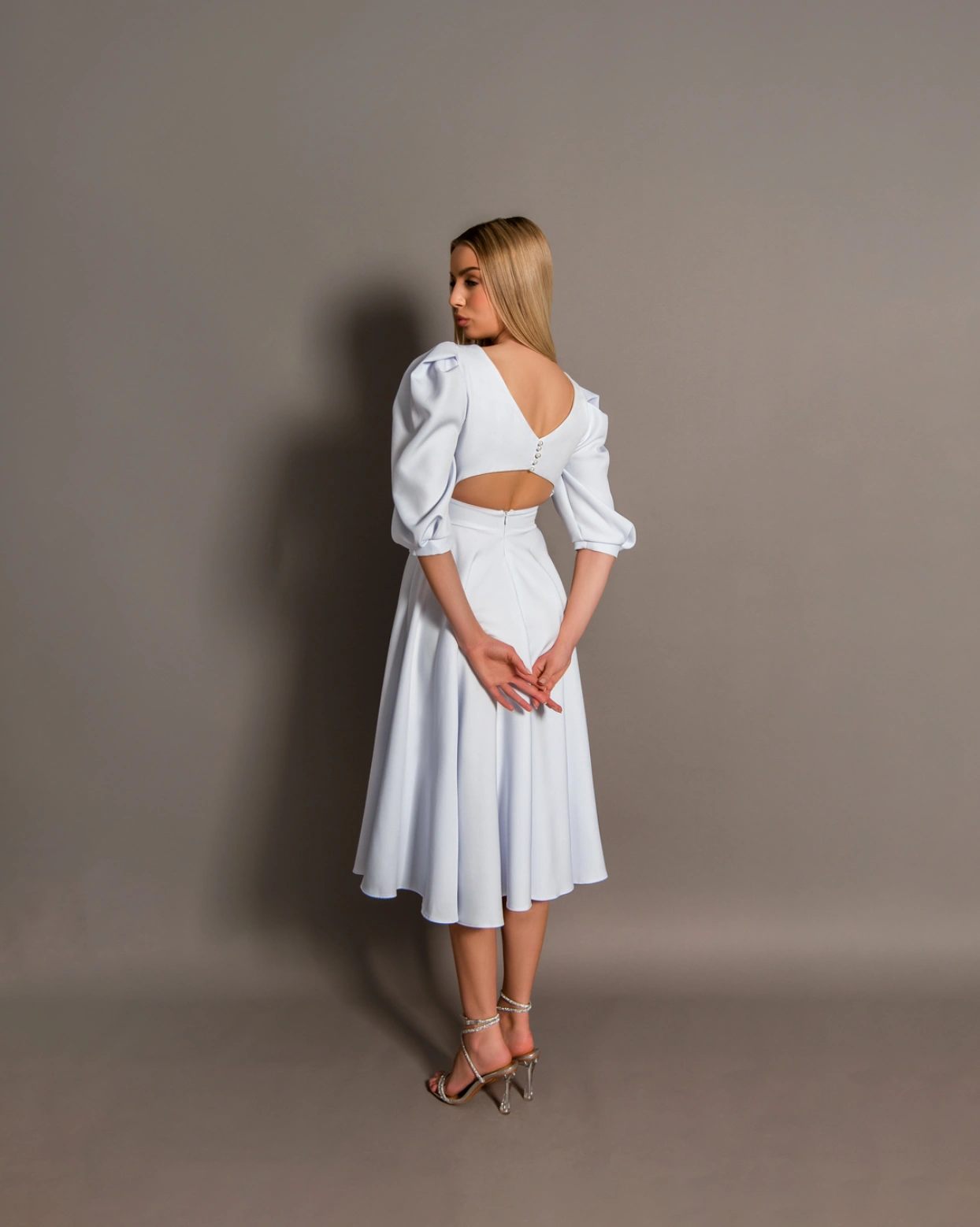 Rochie midi Elegance Alb stofa maneci bufante OUTLET