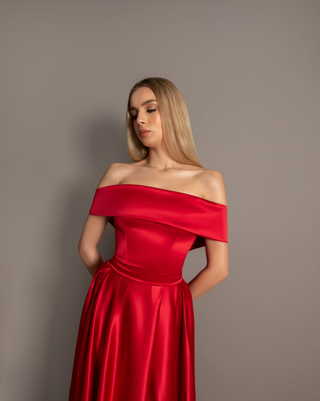 Rochie lunga Lia Rosu OUTLET