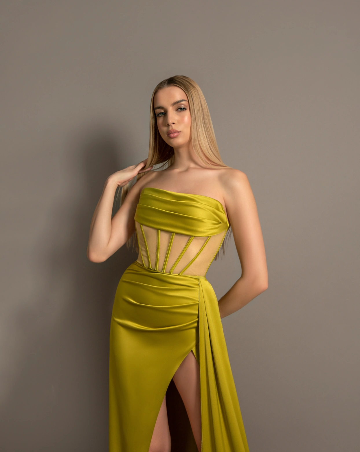 Rochie lunga Serenity Lime bust fermoar ascuns tafta elastica