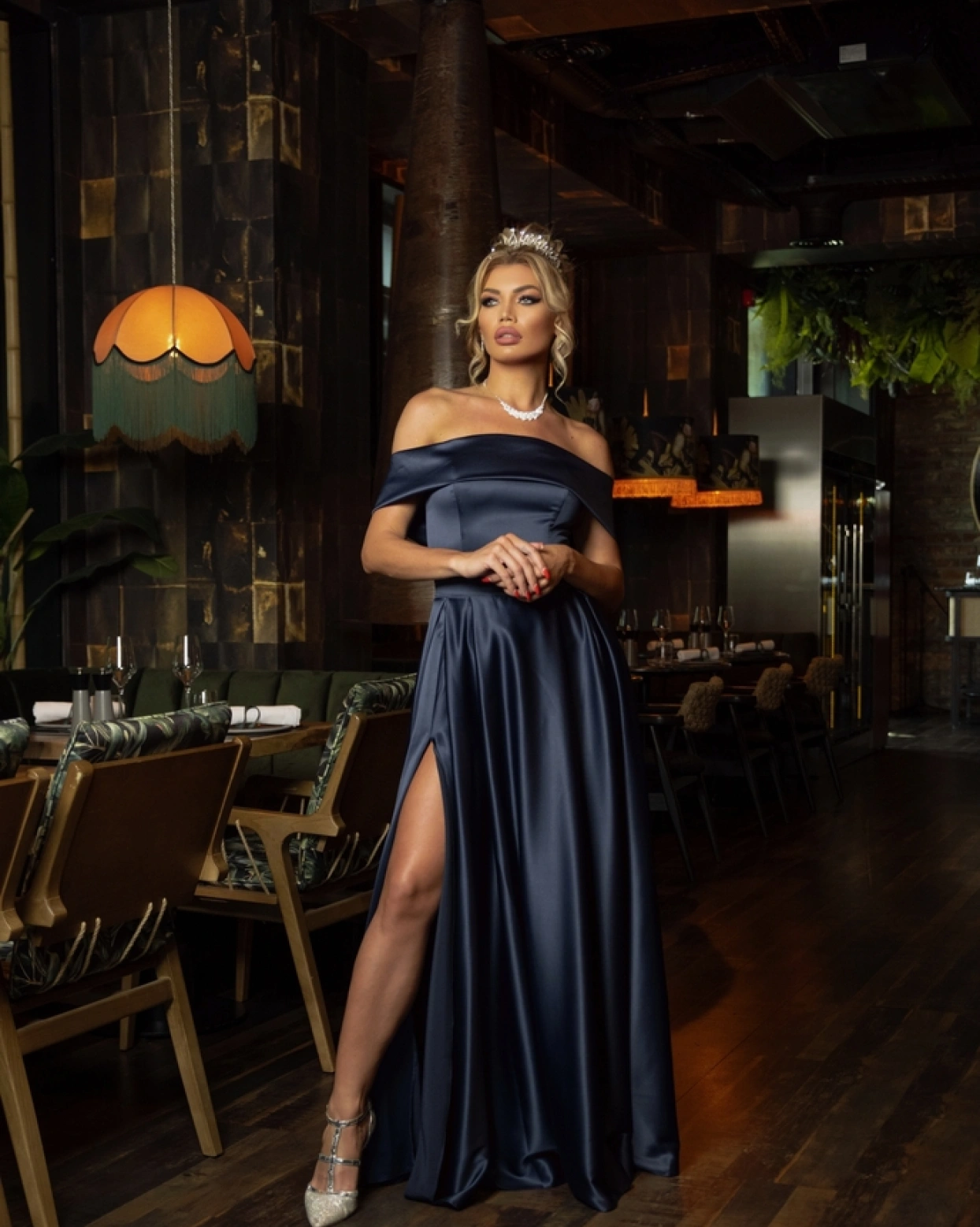 Rochie lunga Lia Navy tafta elastica fermoar ascuns pe bust