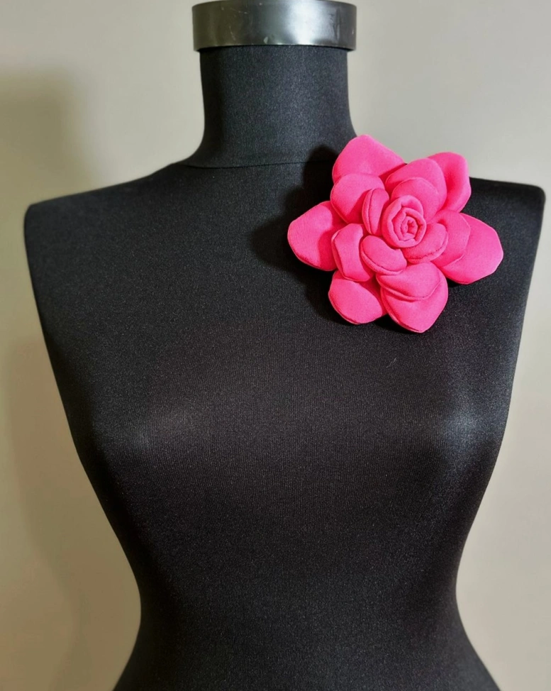 Brosa Floare Roz Lira