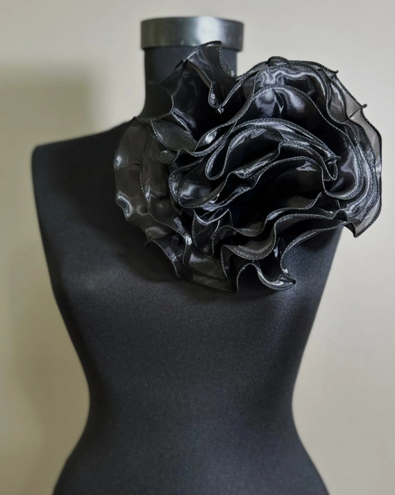 Brosa Floare Neagra Maia